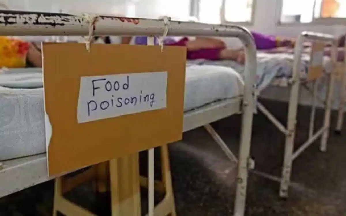 Student dies of food poisoning in Karnataka