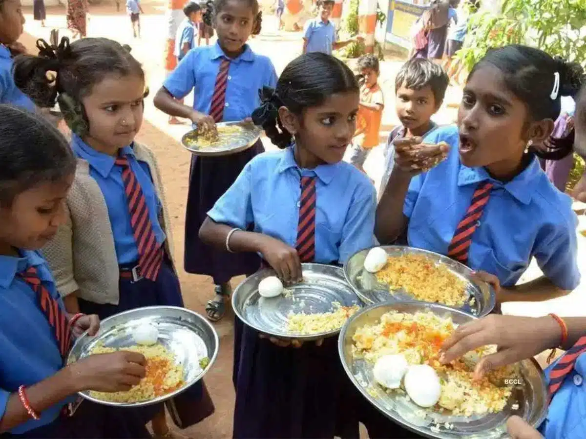 Students fall sick due to toxic food in Telangana