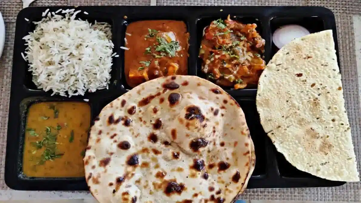 How to Prepare a Delicious Veg Thali at Home?