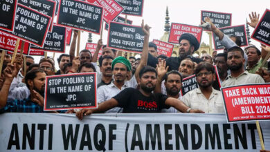 AIMPLB protests against Wakf Amendment Bill in Patna, Lalu and Tejashwi extend support