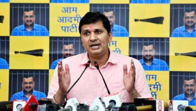 War of words continues between BJP and AAP leaders