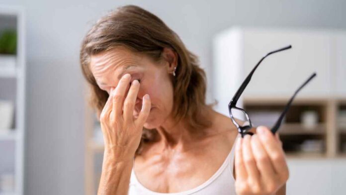 Which dry fruits should be consumed to improve eyesight