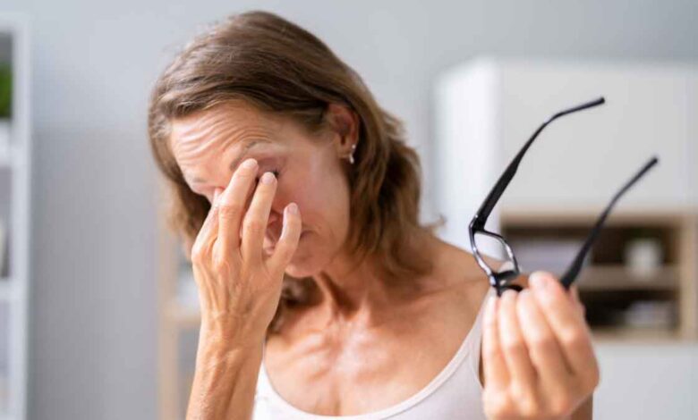 Which dry fruits should be consumed to improve eyesight