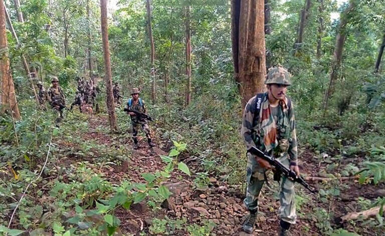 Chhattisgarh: सुकमा जिले में सुरक्षा बलों के साथ मुठभेड़ में 16 नक्सली मारे गए