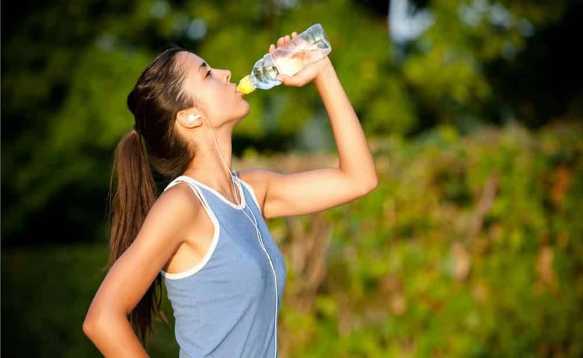 drinking water Why is it important to drink enough water in summer? Know how much water you should drink in a day