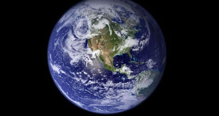 Earth पर जीवन की शुरुआत कैसे हुई? जानिए वैज्ञानिकों के सिद्धांत