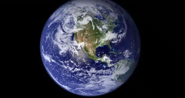 Earth पर जीवन की शुरुआत कैसे हुई? जानिए वैज्ञानिकों के सिद्धांत