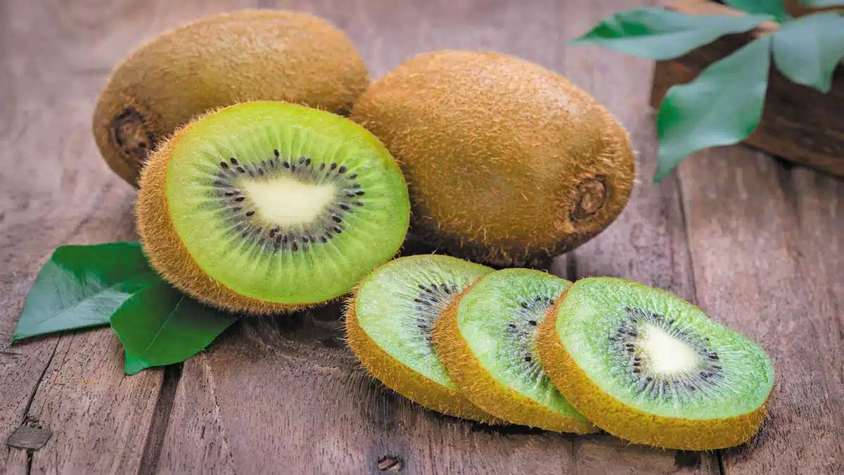 Amazing Health Benefits of Eating Kiwi