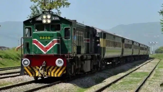 Pakistan: Baloch terrorists hijacked Jaffar Express train, killed 6 soldiers, took more than 100 hostages