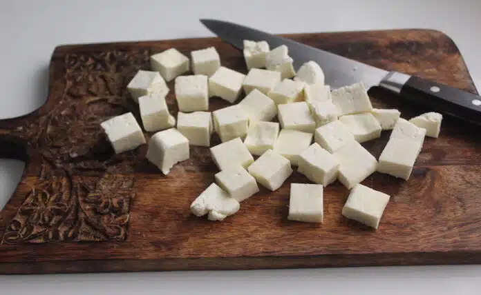 Know the 8 benefits of eating raw Paneer and how to consume it