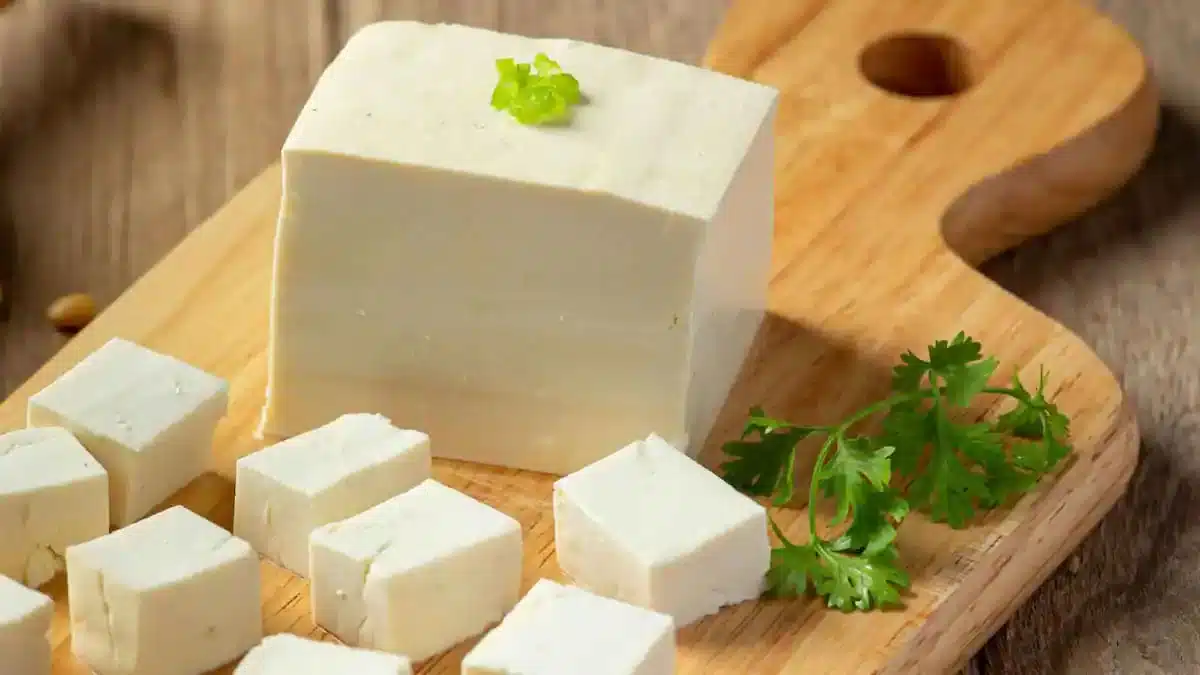 Know the 8 benefits of eating raw Paneer and how to consume it