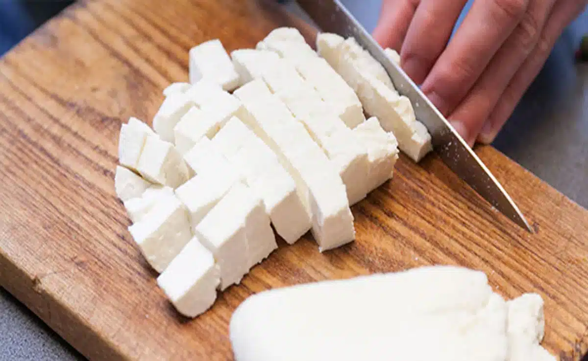 Know the 8 benefits of eating raw Paneer and how to consume it