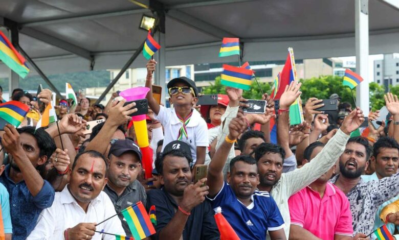 people gathered to see PM Modi in Mauritius