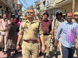 Administrative vigilance on Holi festival in Sambhal, District Magistrate and Superintendent of Police did foot patrolling