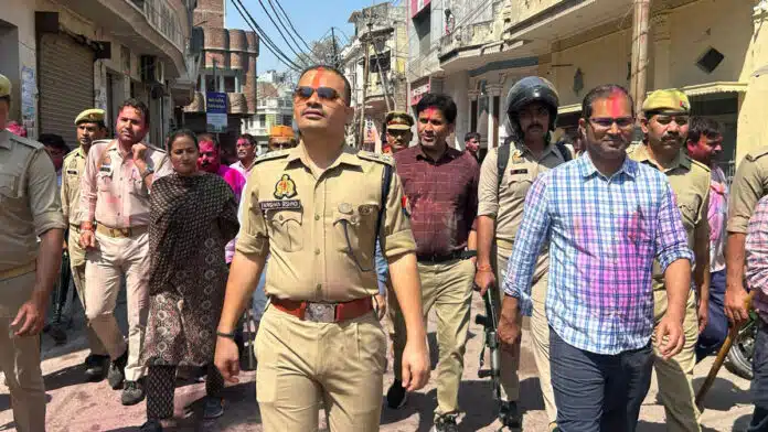 Administrative vigilance on Holi festival in Sambhal, District Magistrate and Superintendent of Police did foot patrolling