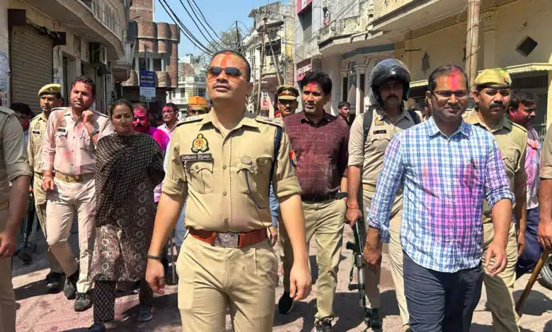 Administrative vigilance on Holi festival in Sambhal, District Magistrate and Superintendent of Police did foot patrolling