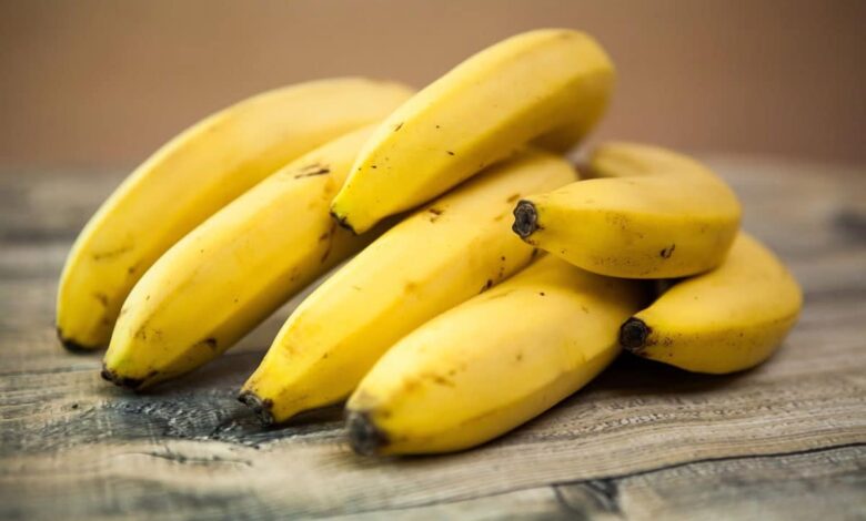Consuming these 5 things with banana can spoil your health, know the details