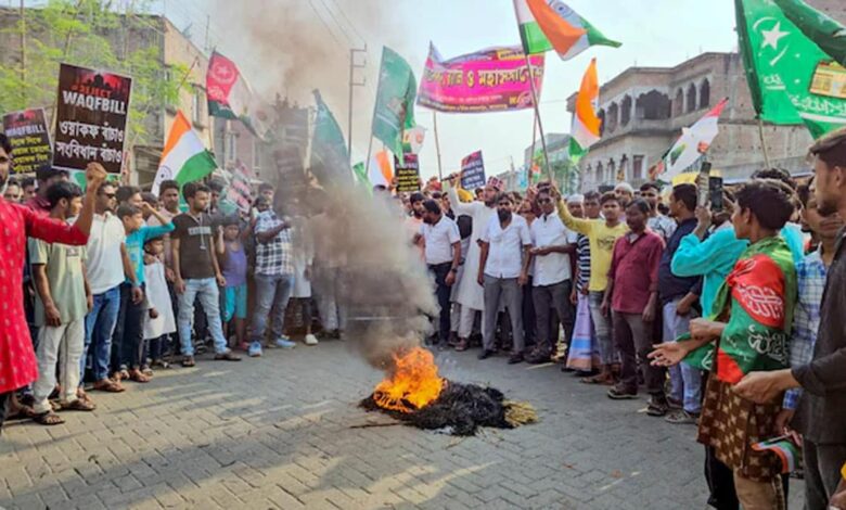 Bengal Waqf Act protests: Central forces deployed in Murshidabad, Mamata rejects the law