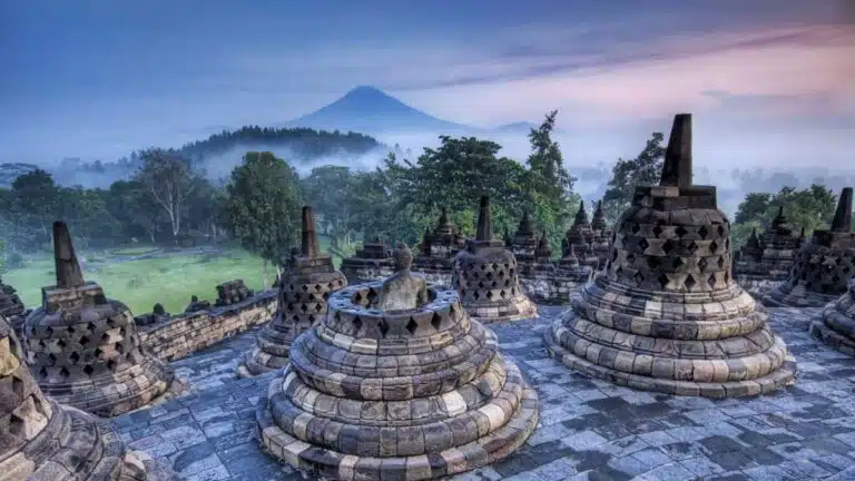 Borobudur Temple: बौद्ध धर्म का अद्वितीय धार्मिक और सांस्कृतिक धरोहर