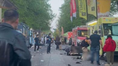 Car hits crowd at Vancouver festival