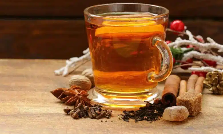 Clove-cinnamon water is nectar for these 5 people!