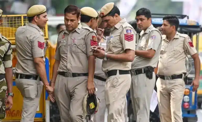 Delhi Mother shot, still saved