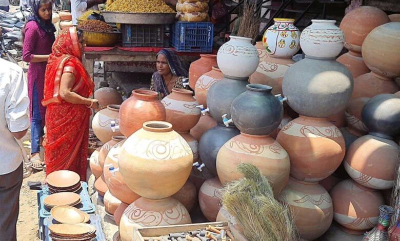 Demand for earthen pots due to heat in Rajasthan