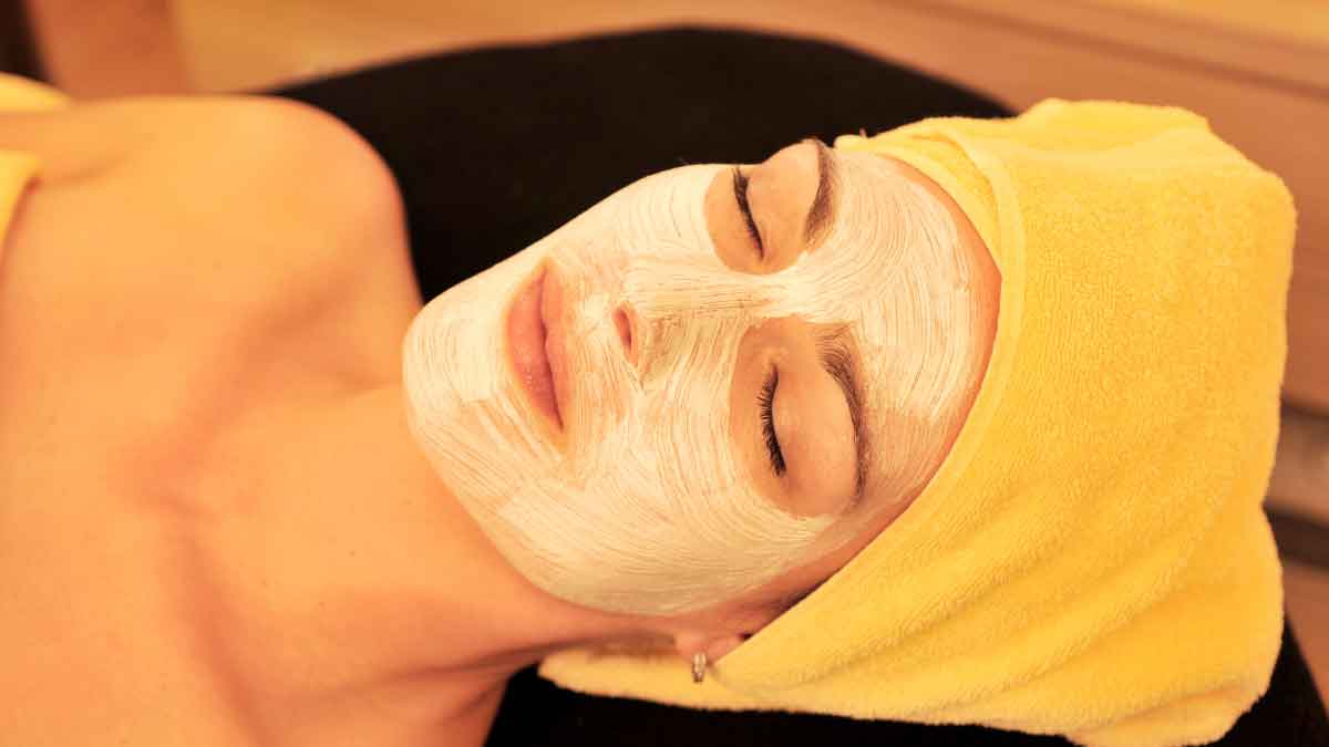 Get relief from acne in summer with these Face Packs!