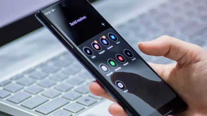 Know these 8 things before buying a second hand phone!