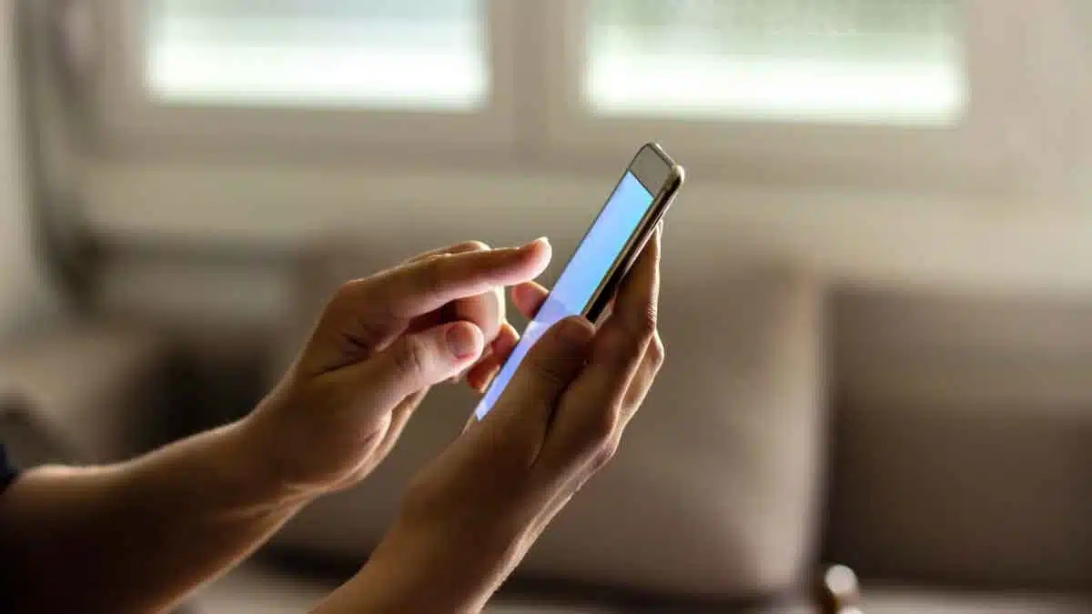Know these 8 things before buying a second hand phone!