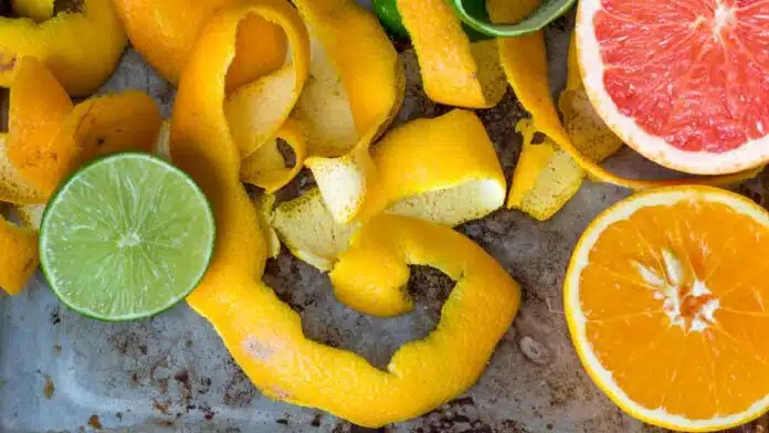 Lemon peels will work their magic to brighten up again!