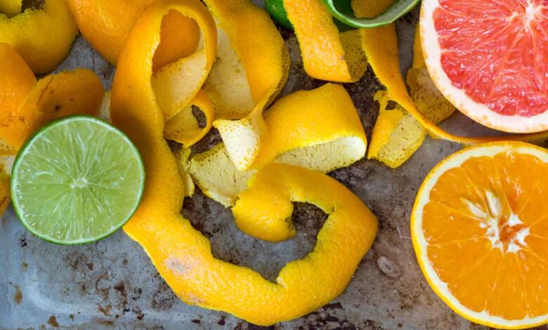 Lemon peels will work their magic to brighten up again!