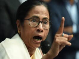 Contempt notice to Mamta Banerjee for commenting on Supreme Court's decision in SSC Scam case