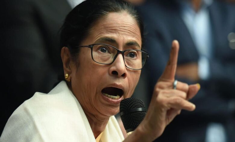 Contempt notice to Mamta Banerjee for commenting on Supreme Court's decision in SSC Scam case