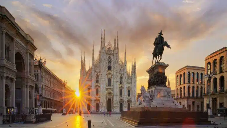 Milan’s Duomo: इटली की वास्तुकला का अद्वितीय उदाहरण