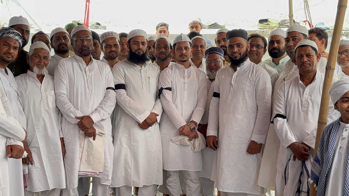 Muslims in Bhopal wore black bands to protest against the Pahalgam attack 3 Muslims in Bhopal wore black bands to protest against the Pahalgam attack