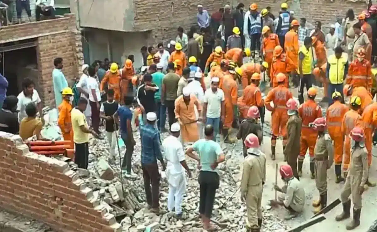 Chief Minister Rekha Gupta ordered a quick inquiry into the Mustafabad building accident