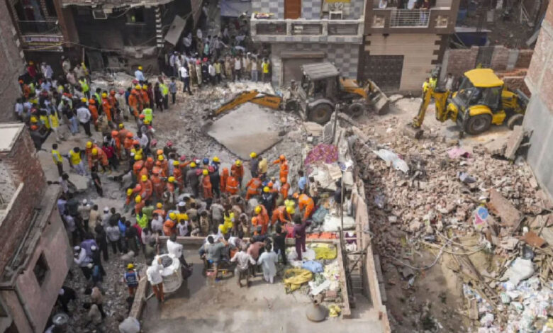 Chief Minister Rekha Gupta ordered a quick inquiry into the Mustafabad building accident