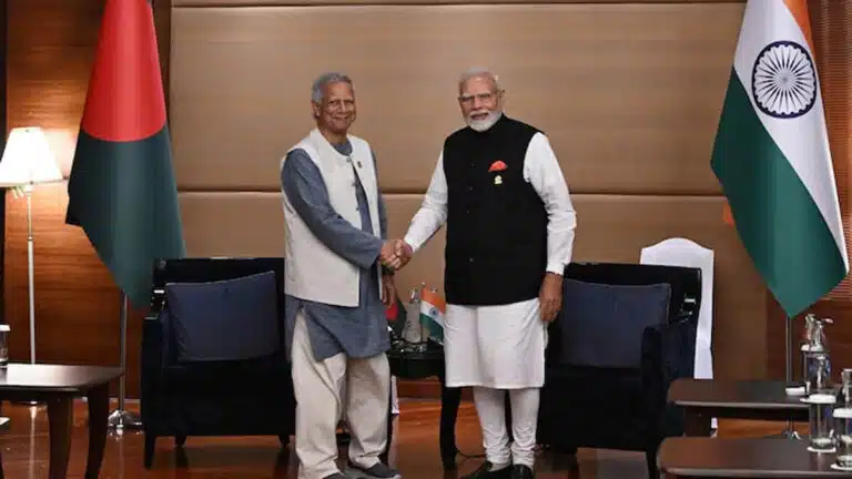 PM Modi ने यूनुस के साथ बैठक में बांग्लादेश में हिंदुओं सहित अल्पसंख्यकों की सुरक्षा पर चिंता जताई