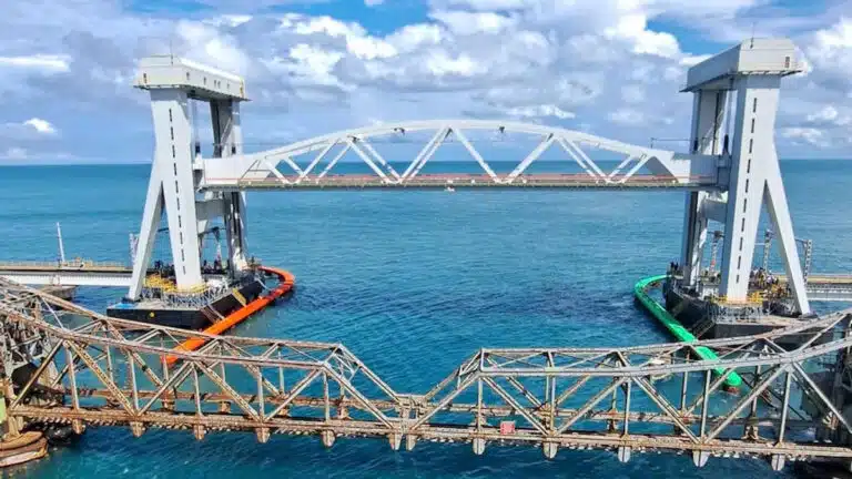 Pamban Bridge व्यापार और अर्थव्यवस्था को बढ़ाने में मदद करेगा: प्रधानमंत्री मोदी