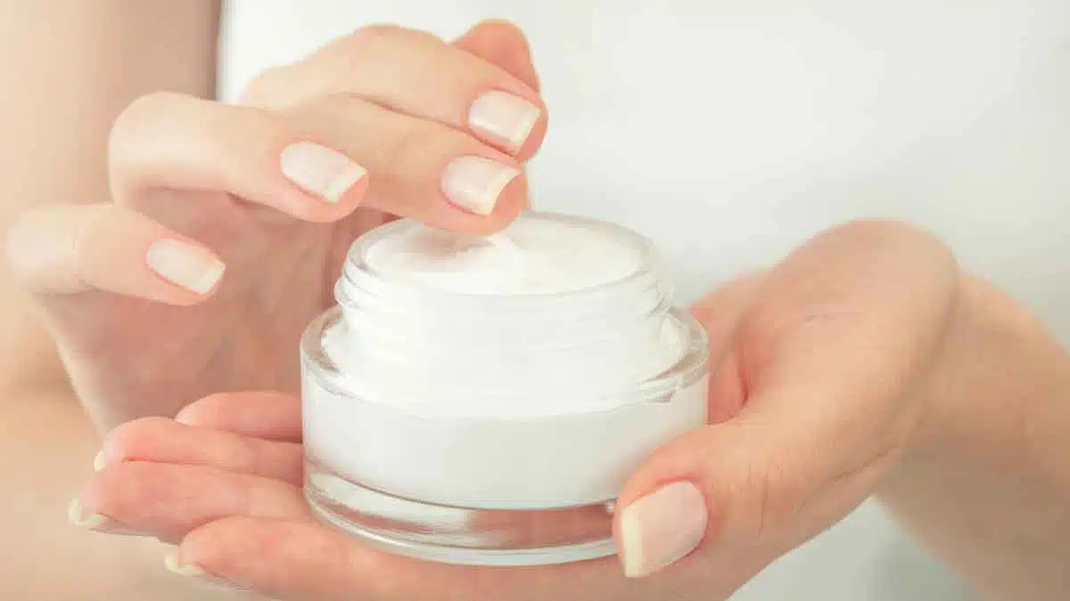 Remove blackheads and whiteheads, learn the easy way from experts!
