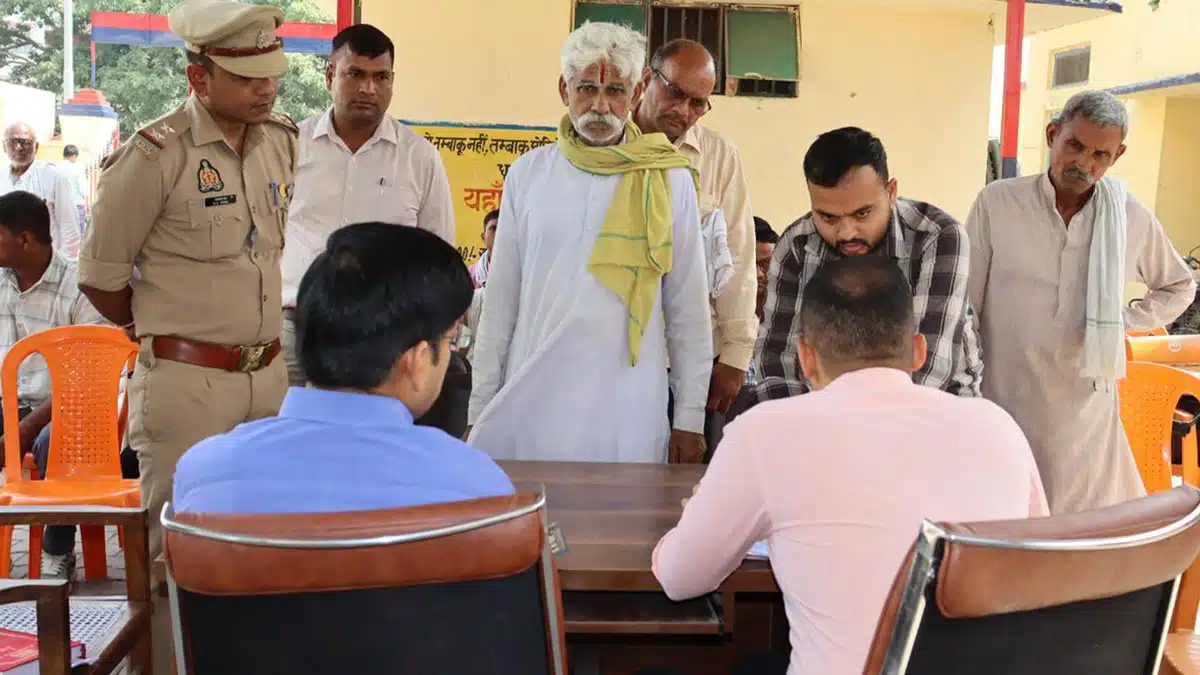 "Sambhal: DM-SP Address Grievances on Samadhan Diwas"