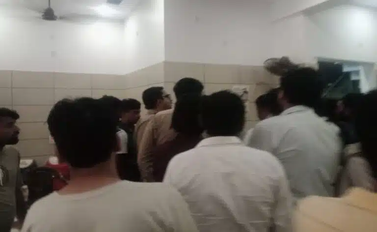 Sambhal में बच्ची की संदिग्ध मौत से हड़कंप, क्लीनिक पर लापरवाही का आरोप
