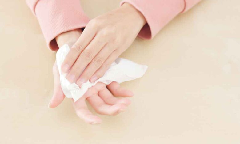 Sweating in palms and feet: causes and prevention measures
