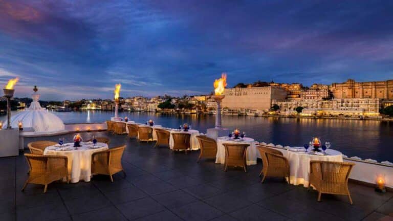 Taj Lake Palace: उदयपुर का ऐतिहासिक और भव्य होटल
