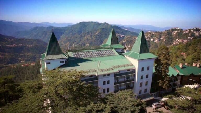 The Oberoi Cecil, शिमला – शाही विरासत और पहाड़ी भव्यता का प्रतीक