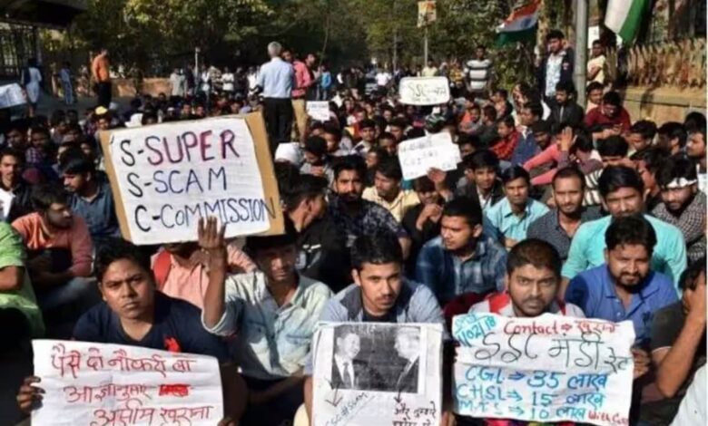 Teachers who lost their jobs in West Bengal protest, adamant on the demand for OMR sheets