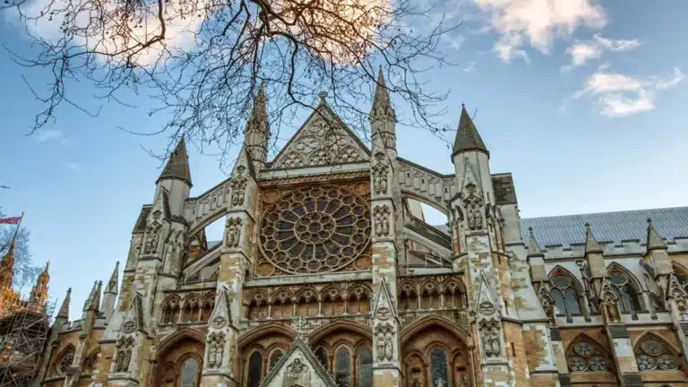 Westminster Abbey: ब्रिटिश इतिहास और संस्कृति का प्रतीक