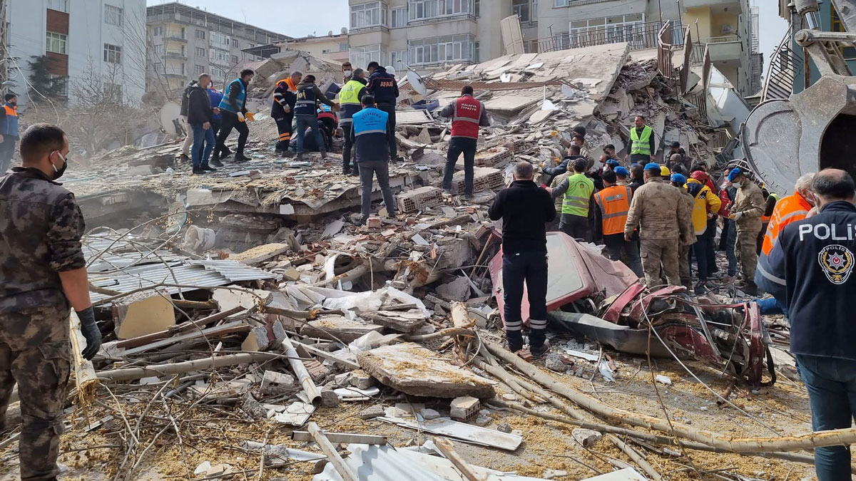 Strong earthquake causes panic in Turkey, no damage reported so far