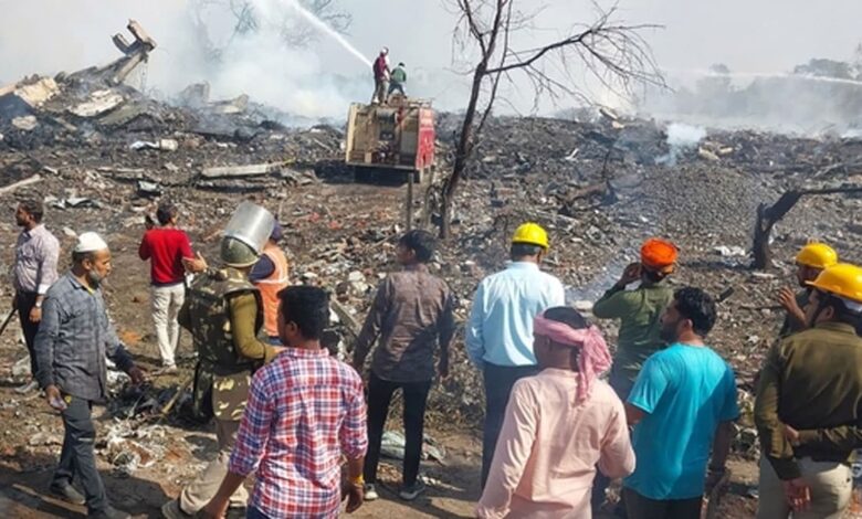 Gujarat: 17 people died, many injured in fire at a firecracker factory in Banaskantha